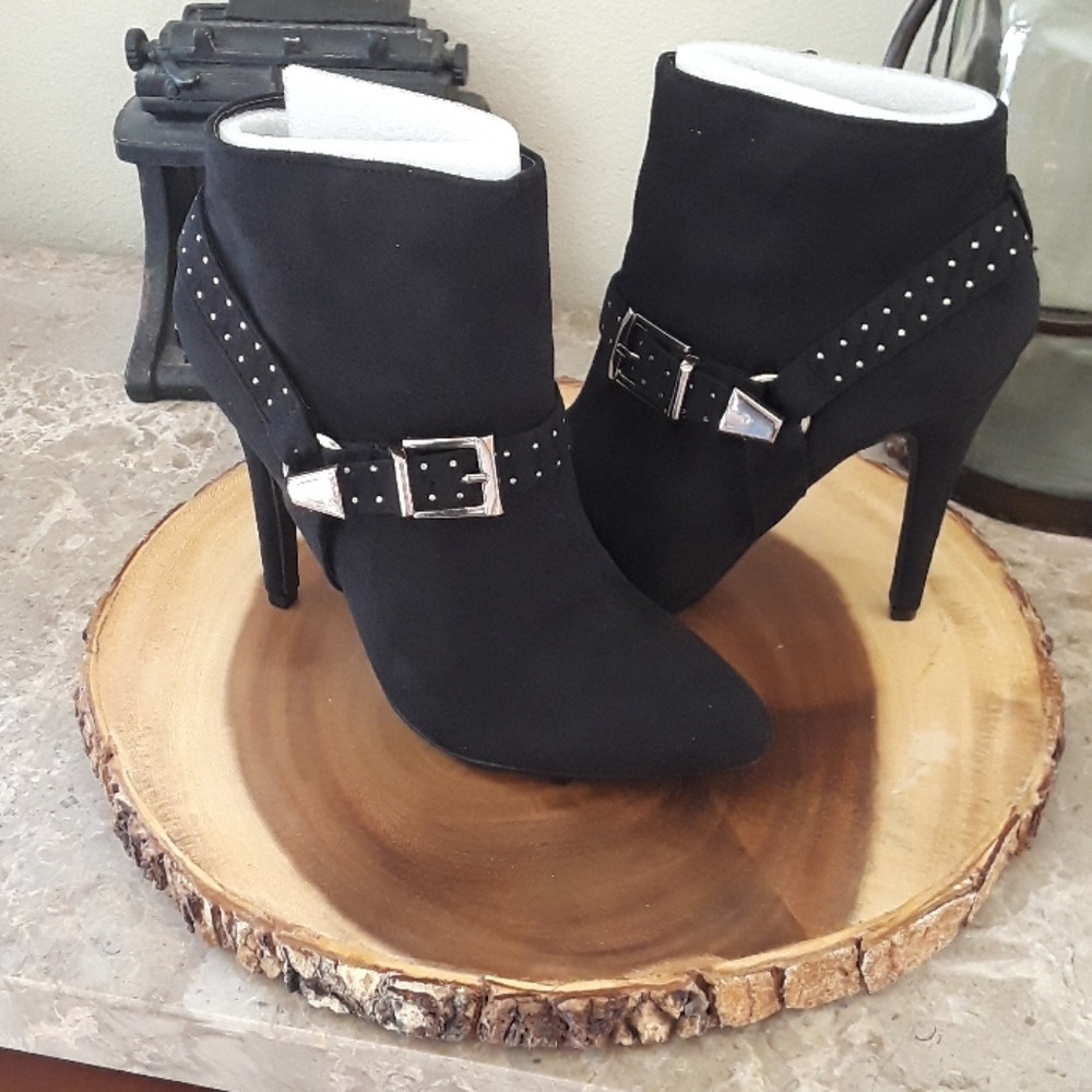 Women's Black Gold studded ankle Buckle booties